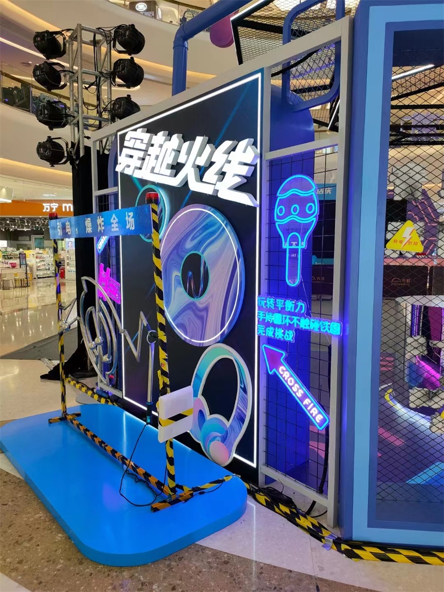 斐乐布吉万象汇美陈 (1).jpg